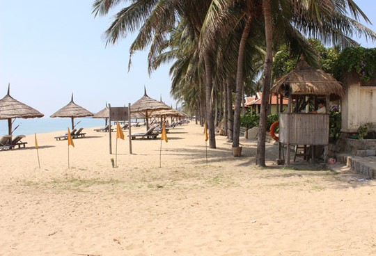 [-]Độc[-]quyền[-]bãi[-]biển